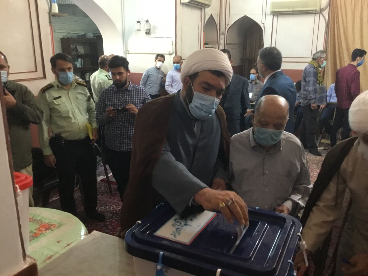 نماینده مردم ساوه و زرندیه در مجلس: انتخابات مایه عزت نظام است