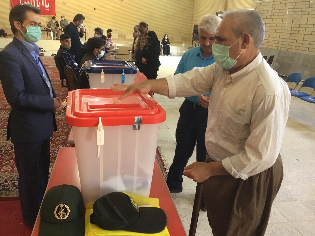 فرماندار: روند برگزاری انتخابات در الیگودرز آرام و روان است