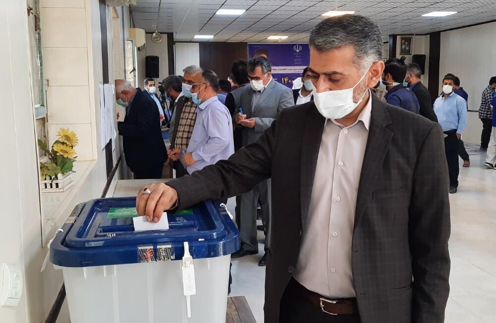 شیوه‌نامه های بهداشتی در شعب اخذ رای ماهشهر به خوبی رعایت می‌شود