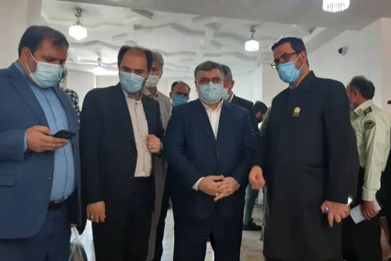 استاندار خراسان رضوی رای خود را به صندوق انداخت