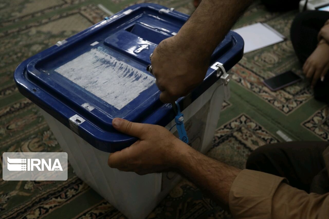 کار شمارش آرا در یک‌هزار و ۶۸ شعبه اخذ رای استان مرکزی آغاز شد