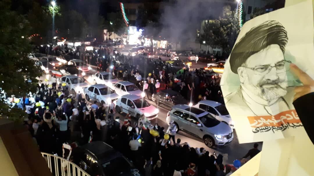 مشهدی‌ها پیروزی حجت الاسلام رییسی را جشن گرفتند