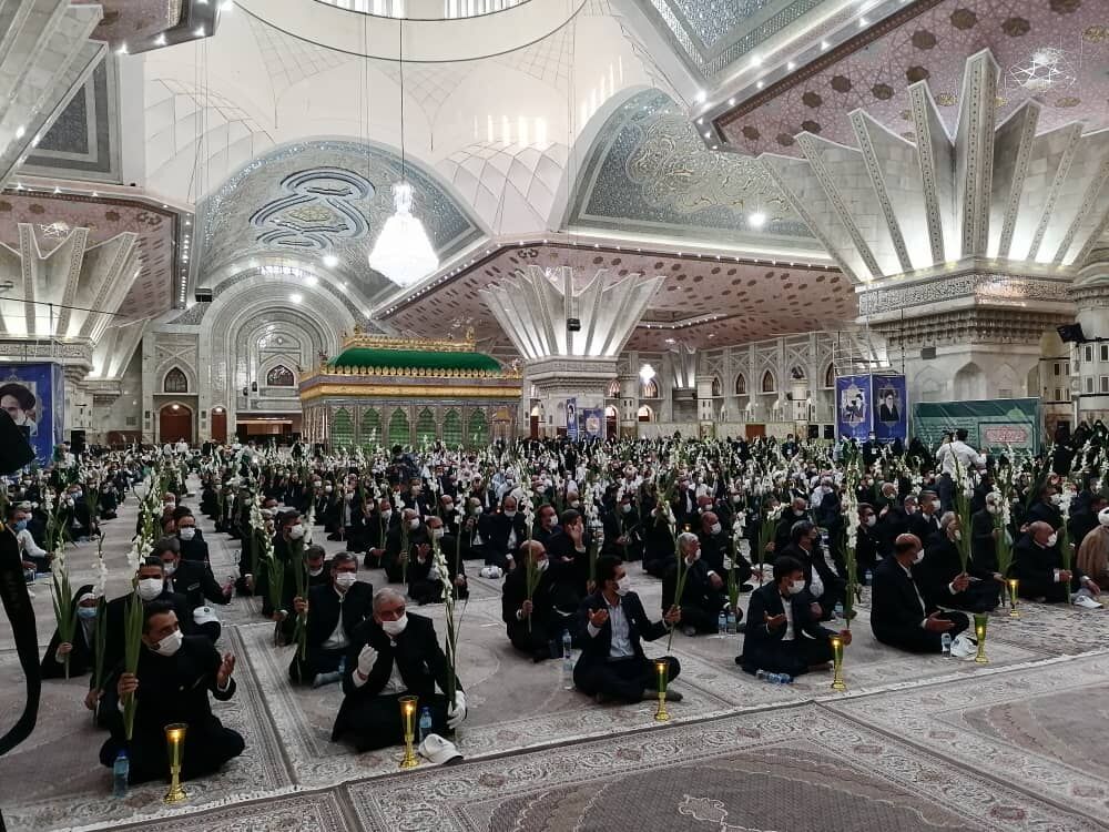 گردهمایی خادمان آستان قدس رضوی در حرم امام خمینی(ره) برگزار شد