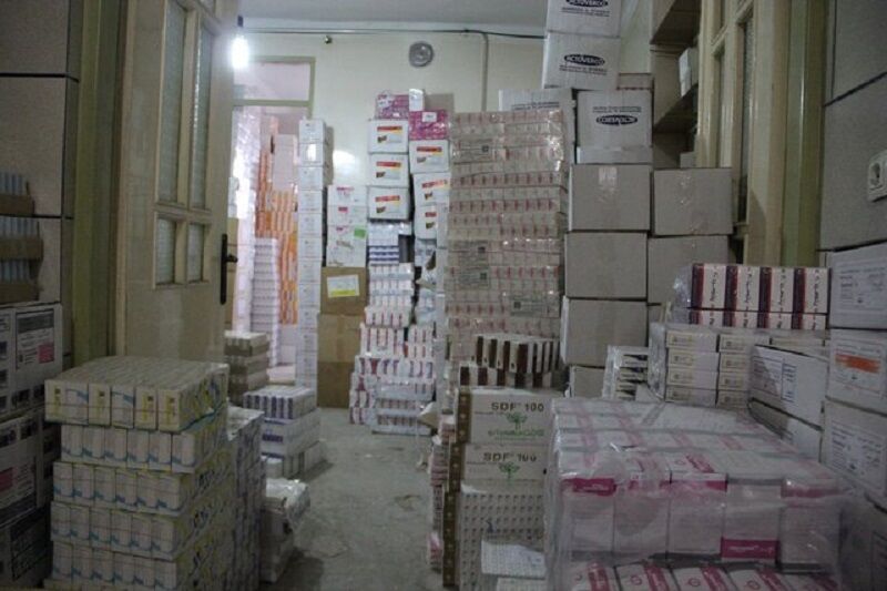 قاچاقچی دارو در اردبیل ۵۲ میلیارد ریال جریمه شد