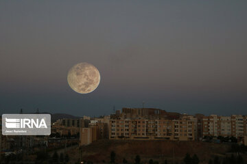 Super Lune 2021: des scenes magnifiques dans le ciel de Hamedan 