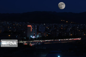 Super Lune 2021: des scenes magnifiques dans le ciel de Hamedan 