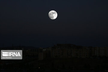 Super Lune 2021: des scenes magnifiques dans le ciel de Hamedan 