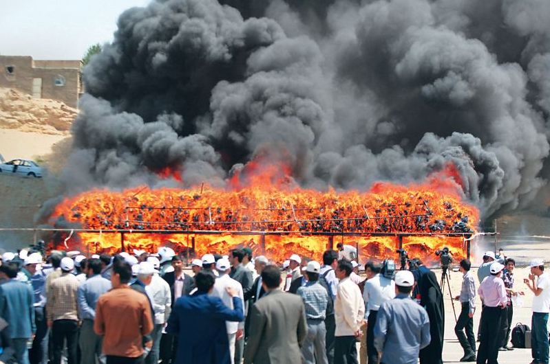 ایران، پرچمدار جبهه جهانی علیه سوداگران مرگ