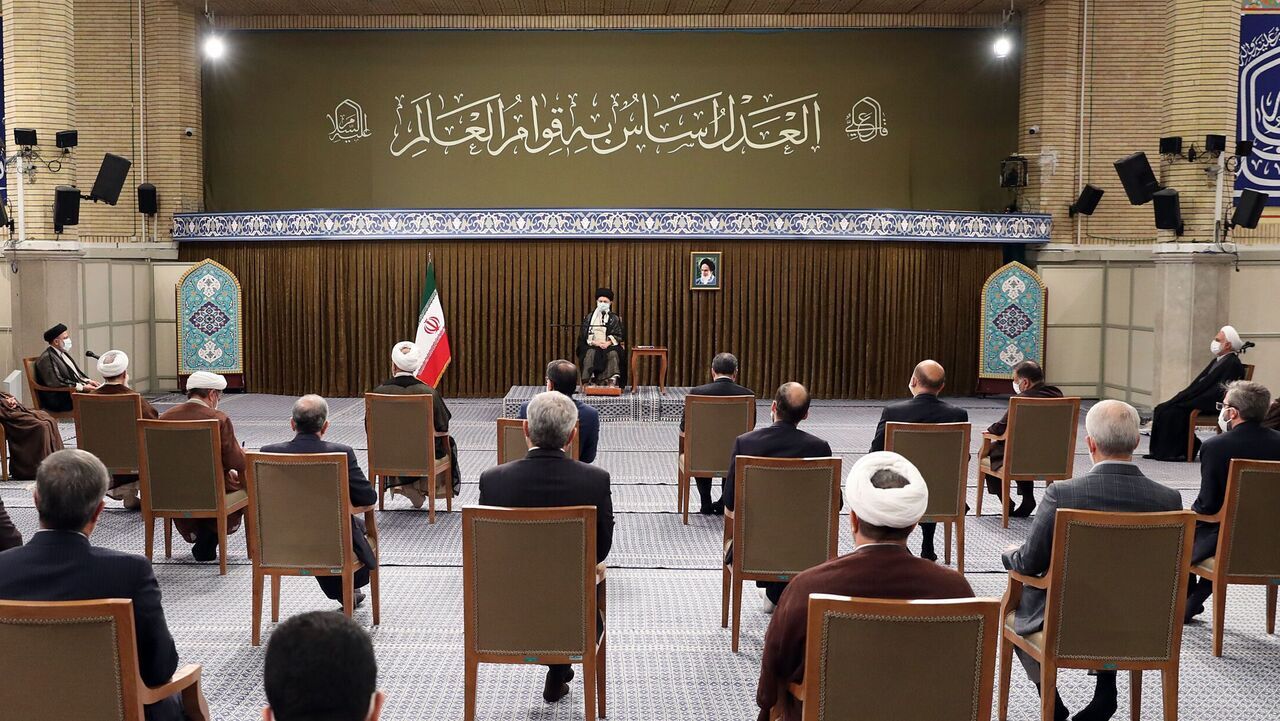 Supreme Leader receives Iran's Judiciary officials