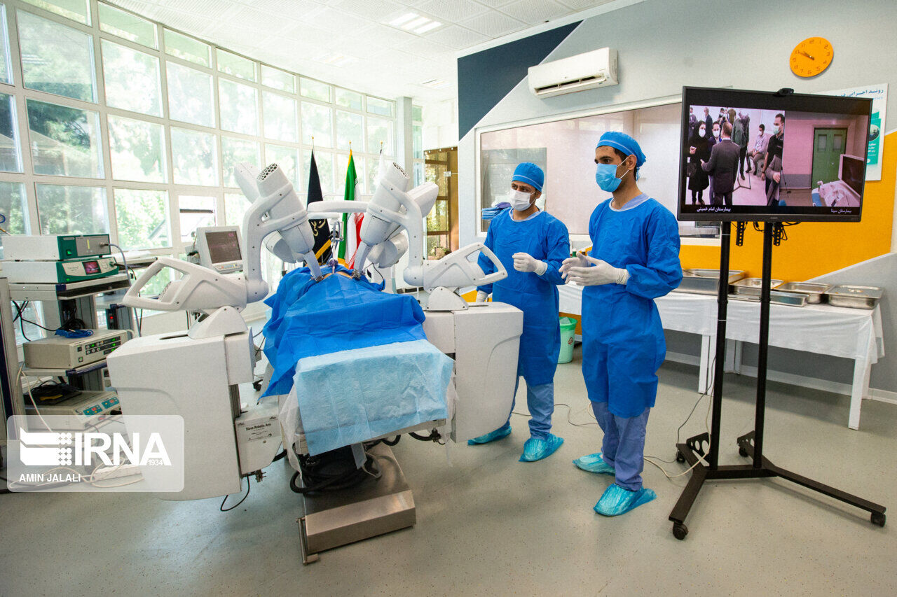 امکان آموزش جراحی رباتیک راه دور در کشور فراهم شد 