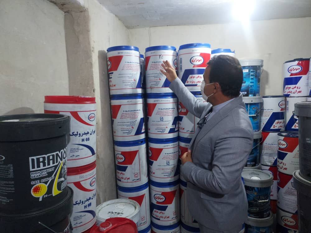 انبار احتکار کالا در بروجرد کشف شد 