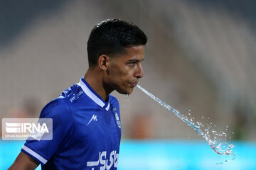 Esteghlal F.C vs Tractor in Iran Pro League