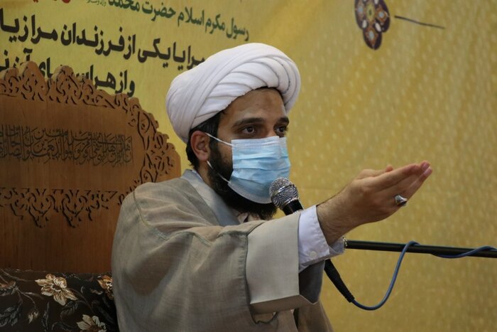 خطیب دینی: صرفه جویی در برق مصداق کار نیک است