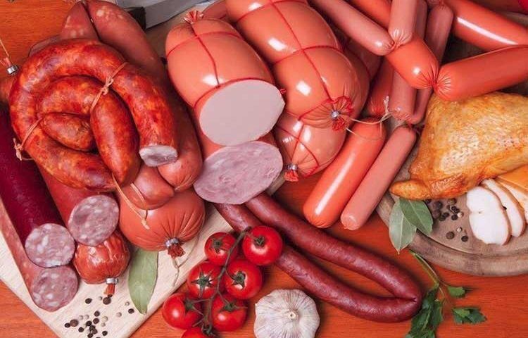 مشکلات تولیدکنندگان فرآورده‌های گوشتی قم پیگیری می‌شود