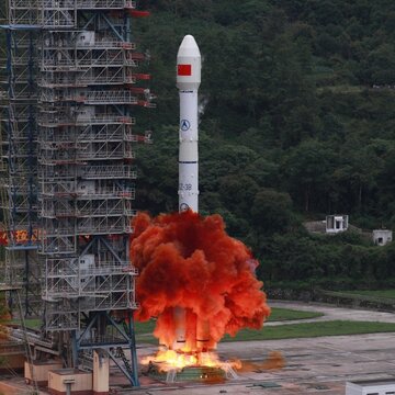 چین با موفقیت یک ماهواره زمین شناسی به فضا پرتاب کرد 