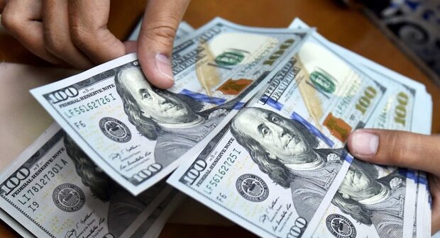 قاچاقچی دلار در قم ۱۴.۷ میلیارد ریال جریمه شد