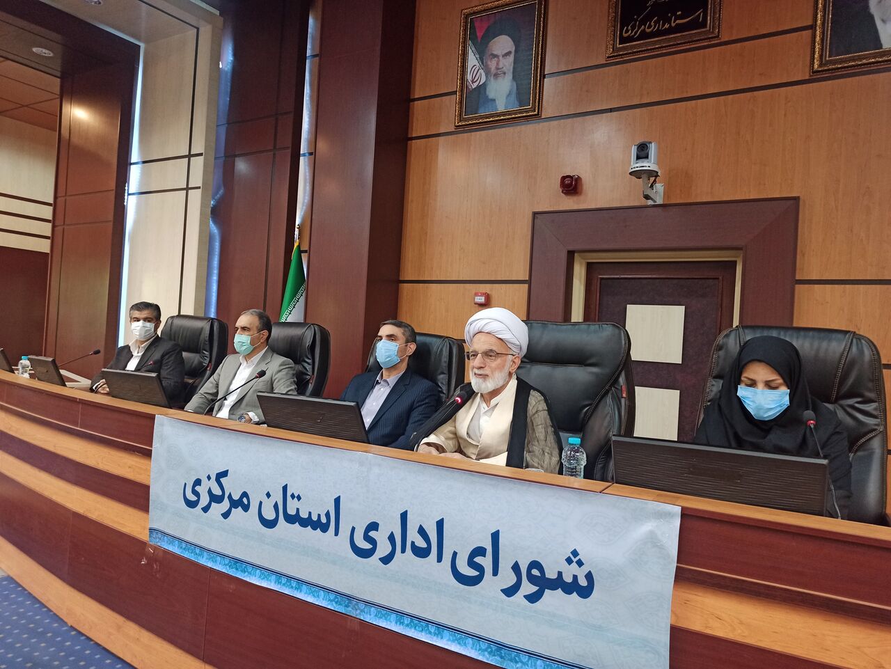 امام جمعه اراک:  گداپروری در جامعه خیانت است 