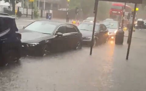 بارش سنگین باران باعث جاری شدن سیل در پایتخت انگلیس شد