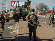 دولت آفریقای جنوبی ۲۵ هزار نیرو برای مقابله با ناآرامیها بکار می‌گیرد 
