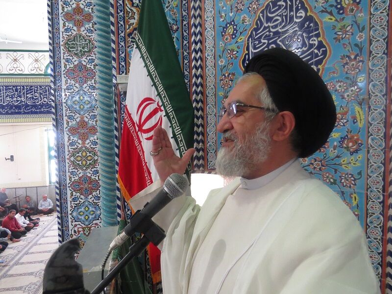 امام جمعه ابرکوه: غربی‌ها قابل اعتماد نیستند