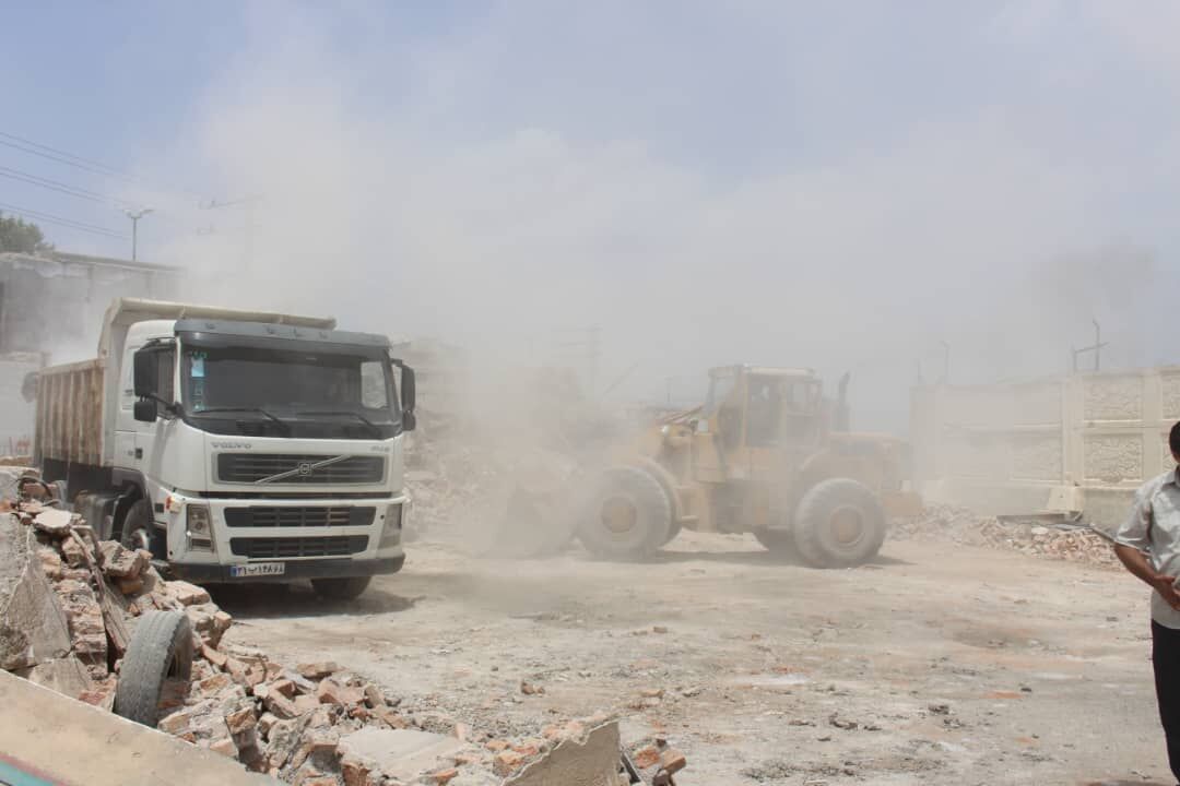 همکاری ناجا برای گشودن یک گره ترافیکی در کرج 