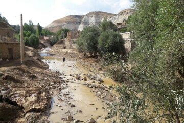 جریان زندگی در روستای سیل‌زده آقدره تکاب