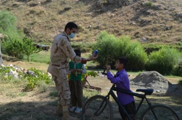 دیدار صمیمی فرماندار هنگ مرزی سردشت با مرزنشینان