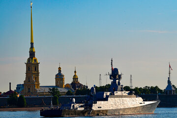 رژه بین المللی نیروی دریایی روسیه امسال بدون حضور مردم برگزار می شود