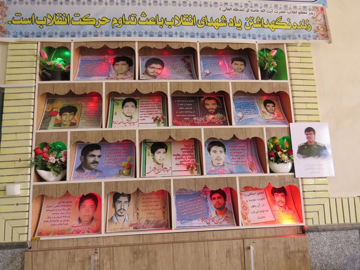 آیین بزرگداشت فعال فضای مجازی و خانواده‌اش در ابرکوه برگزار شد