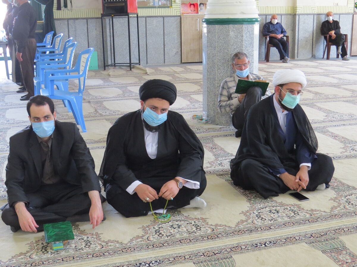 آیین بزرگداشت فعال فضای مجازی و خانواده‌اش در ابرکوه برگزار شد