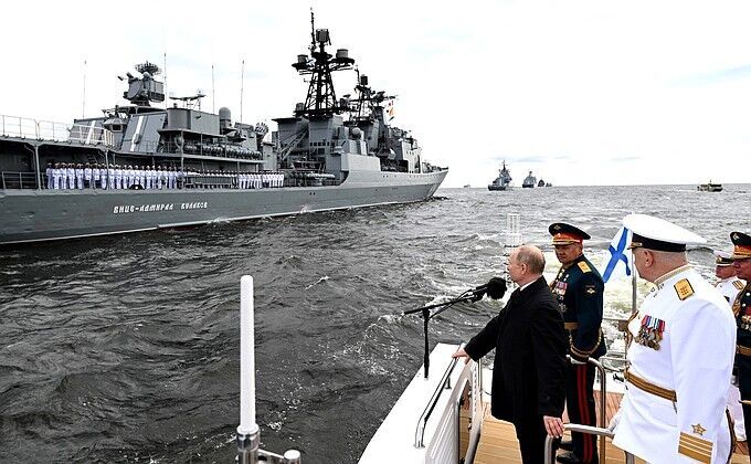 Iranian warships participate in Russia's Navy Day Parade