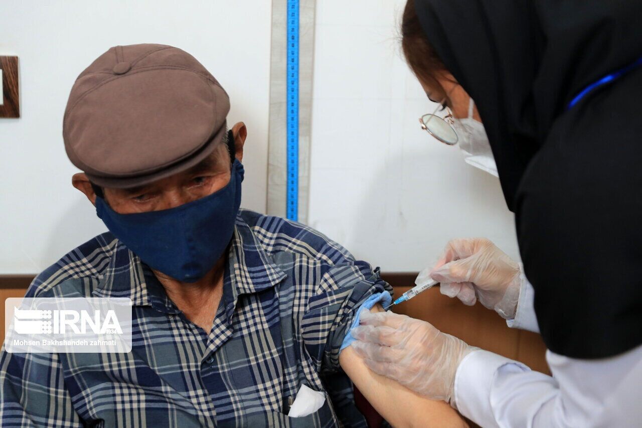 نیمی از جمعیت روستایی ۶۰ تا ۷۰ ساله همدان علیه کرونا واکسینه شدند