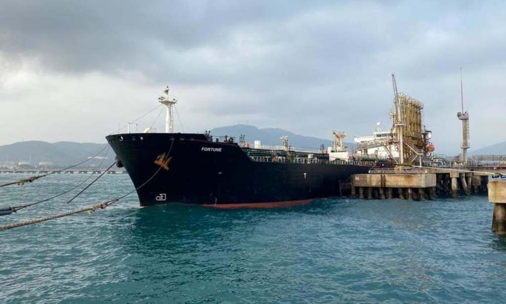 Jask port uploads its first oil export cargo 