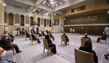 Rencontre du Guide suprême avec le Président Rouhani et les membres du cabinet