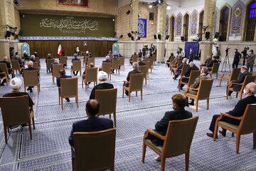 Rencontre du Guide suprême avec le Président Rouhani et les membres du cabinet