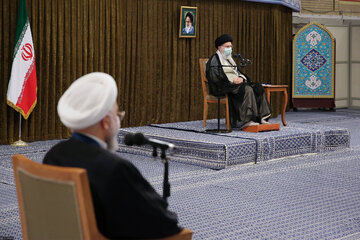 Rencontre du Guide suprême avec le Président Rouhani et les membres du cabinet