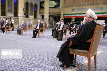 Supreme Leader receives President Rouhani and his cabinet members