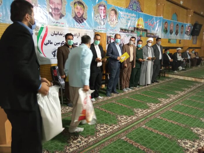 بسیج 10 زندانی را از کرمانشاهی آزاد کرد