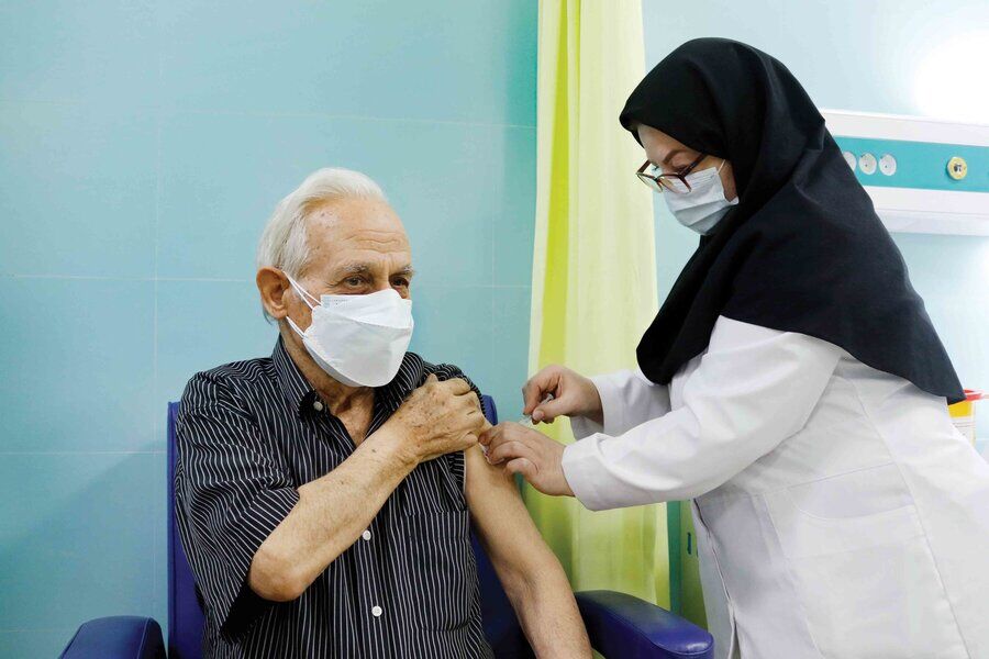 تاکنون ۱۵ هزار دز واکسن در پارس آباد تزریق شده است 