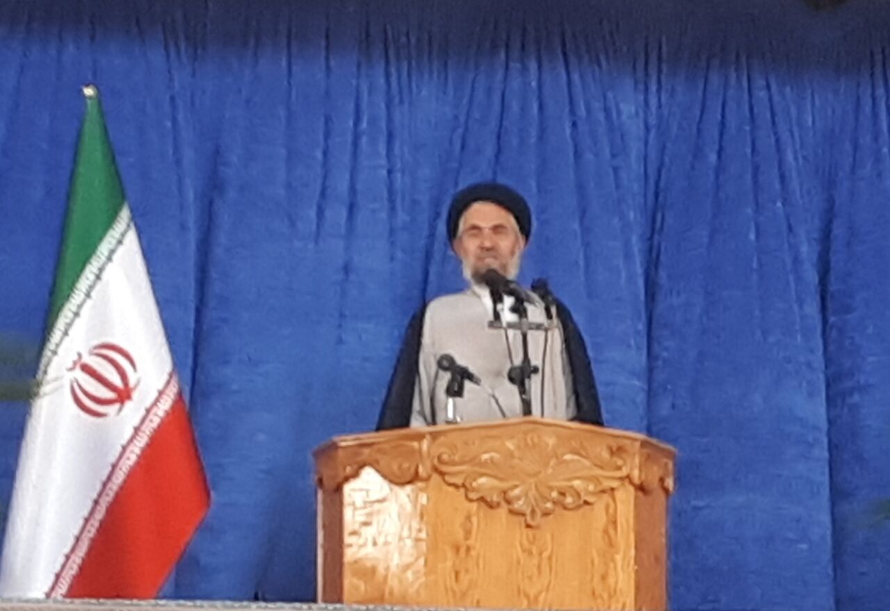 بروجرد - ایرنا - امام جمعه بروجرد گفت: آمریکا بار دیگر از ایران و نیروی...