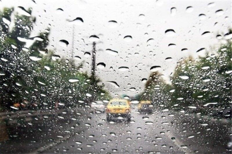 نخستین باران در آبادان موجب آبگرفتگی خیابان‌ها شد