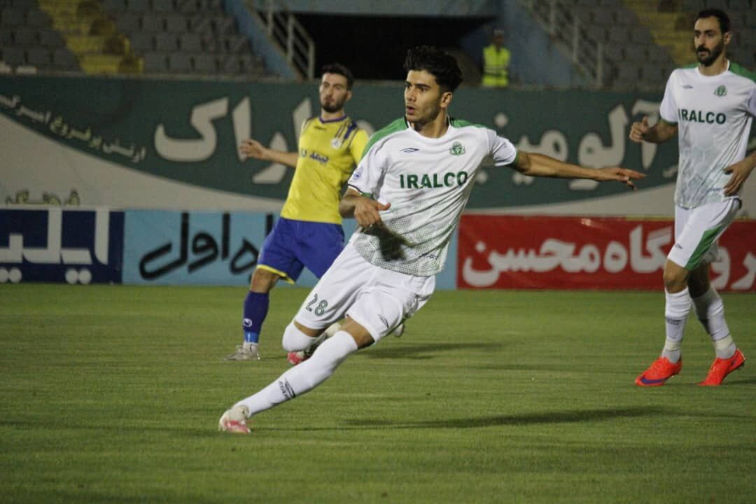 تیم فوتبال آلومینیوم اراک در برابر نفت مسجد سلیمان تن به شکست داد