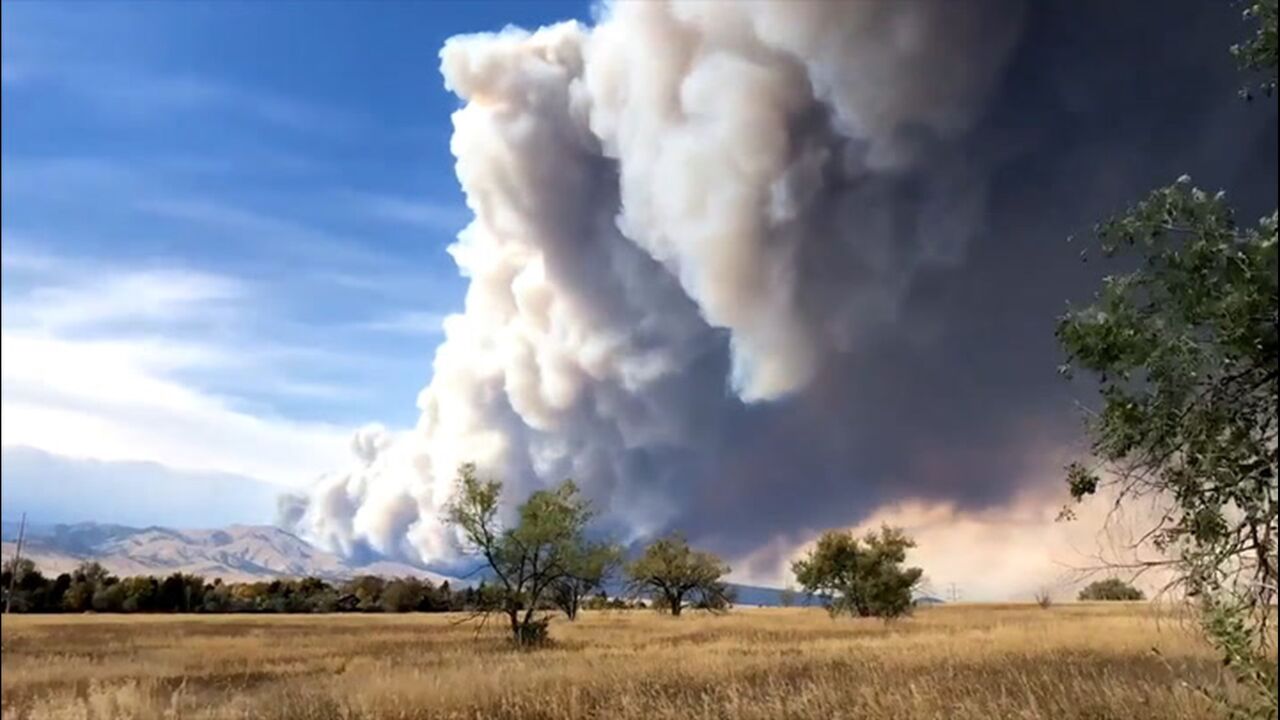 آتش سوزی گسترده، غرب آمریکا را در وضعیت هشدار قرار داد 