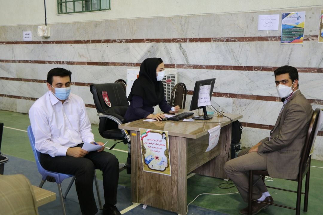 واکسیناسیون معلمان در آذربایجان غربی آغاز شد
