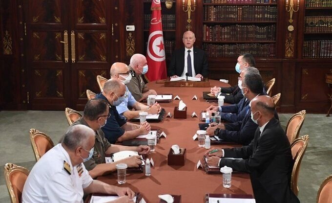 نشست رئیس جمهوری تونس با اعضای دولت 
