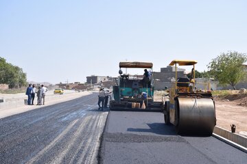 بیش از ۴۰ کیلومتر عملیات آسفالت در جاده‌های کرمانشاه اجرا شد