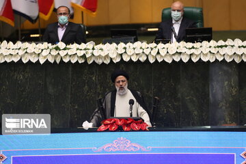 Ebrahim Raisi takes oath of office as new Iranian president