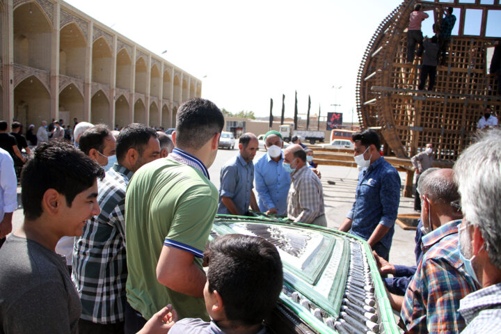 آیین سنتی و تاریخی «نخل‌بندی» در مهریز برگزار شد