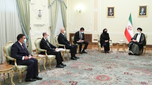 رئيسي: مصممون علی اتخاذ خطوات جبارة لتعزیز العلاقات مع أذربیجان 