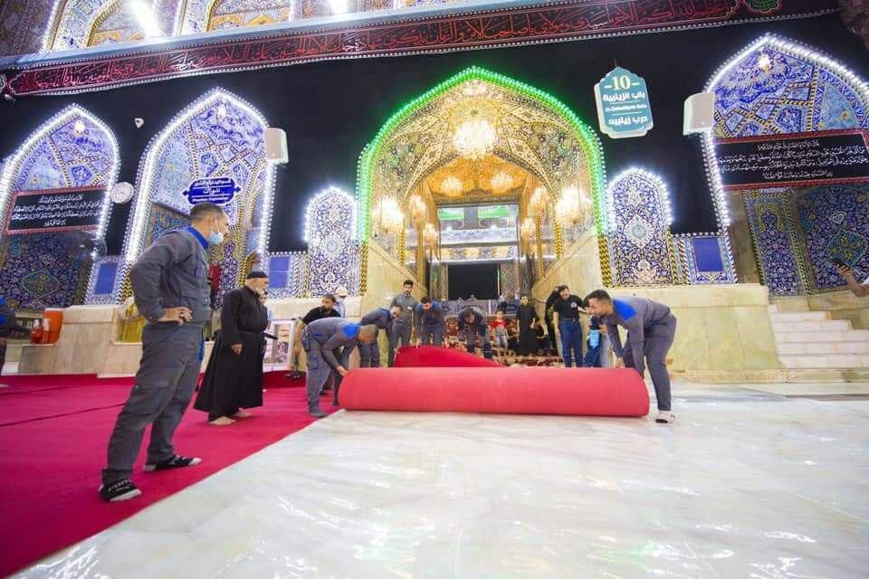 محرم، بارگاه حسینی را سرخ گون کرد